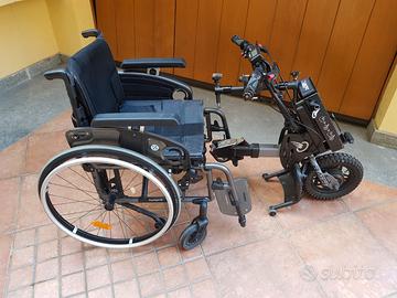 Sedia a rotelle con propulsore