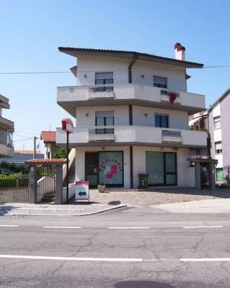 Locale frontestrada Sambuceto