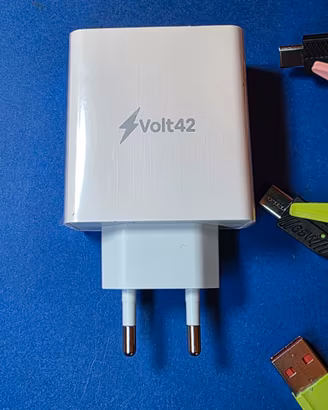 Set Caricatore Rapido Volt42 + 2 Cavi Combo  