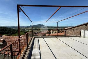 4 LOCALI A COLLEVECCHIO