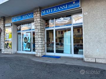 Locale commerciale - negozio a cles