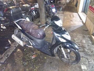 Suzuki UX Sixteen 150 - 2010