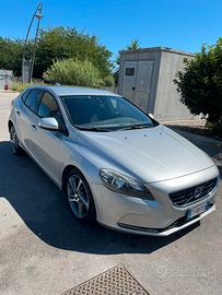 Volvo V40 d2