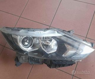 Faro anteriore Fanale Dx Nissan Quasquai 2