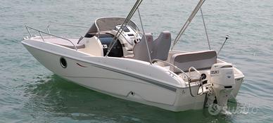 Barca 5.7 WA cabinata con Suzuki 40 senza patente