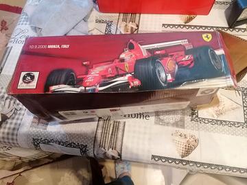 Hot Wheels FERRARI 248 F1 GP Monza con statuetta