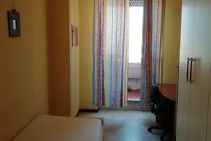 Singola con balcone per ragazza RHO