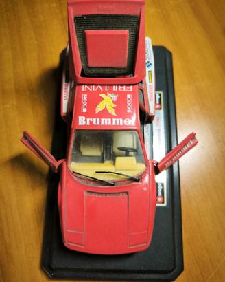 Modellino Ferrari Testarossa 1/24