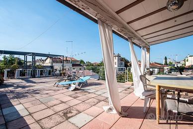 Casa indipendente di 227 m² con più di 5 locali e 