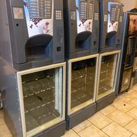 Distributori automatici usati necta combi brio3