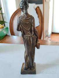Statuetta vintage in peltro – Statua donna stile c