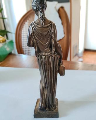 Statuetta vintage in peltro – Statua donna stile c