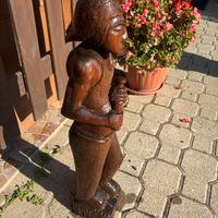 Statuetta intagliata a mano