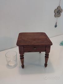 antico tavolino in miniatura 