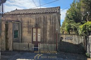 Casa Da Ristrutturare Con Terreno Edif