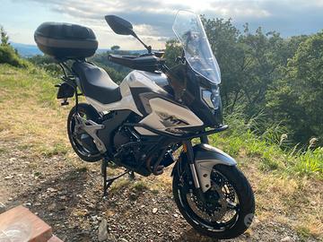 Cf moto mt 700 anno 2024