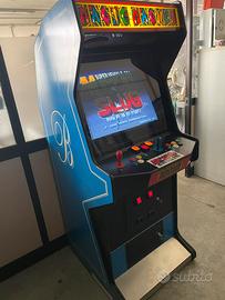 Migliaia di giochi in un cabinet Arcade anni 90
