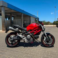 Ducati monster 696 racing