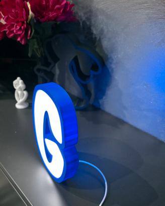 lampada a forma di lettera