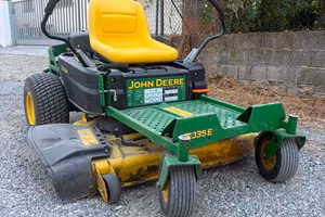Rasaerba Tagliaerba John Deere Z335E 17 cv ore 240