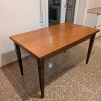 Tavolo in legno massello