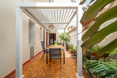 Bivano con cortile privato