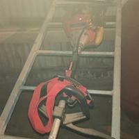 Decespugliatore con cintura 