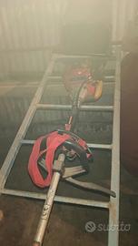 Decespugliatore con cintura 