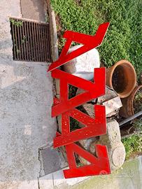 lettere per insegna sono diedi lettere metallo e p