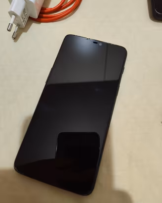 OnePlus 6 8/128GB – FUNZIONANTE CON DIFETTI