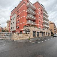 Aurelia - locale commerciale