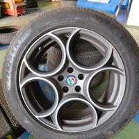 4 cerchi 19 Alfa Romeo Stelvio con Pirelli inverno