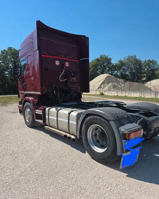 trattore stradale