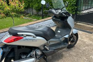 Yamaha Xmax 250