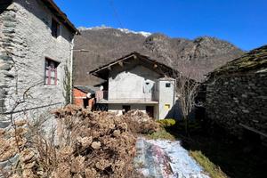 CASA SEMINDIPENDENTE A LEMIE