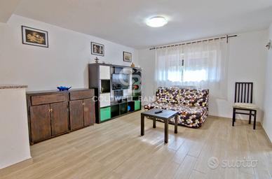 Marina di Campo centro giardino e posto auto