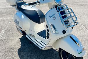 VESPA GTS 300 YACHT CLUB