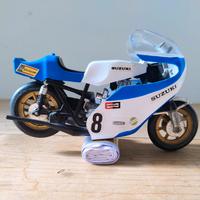 modellino polistil 
Suzuki Daytona 750 
scala 1/15