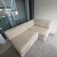 divano pallet e cuscini