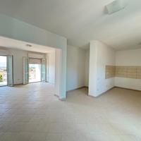 Pari al Nuovo, Trivano con doppio Balcone e P.Auto