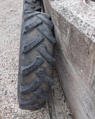 Cerchi per trattore agricolo