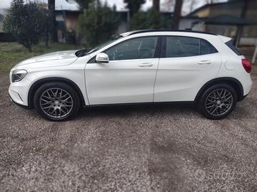 Mercedes GLA 200 cambio manuale