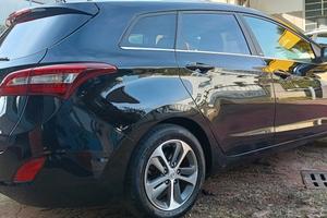 Hyundai i30 Wagon 1.6 CRDi SOLO 120MILA KM!!!!!!!!