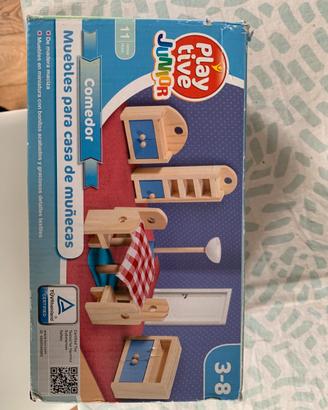 Mobili per casa delle bambole