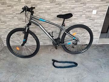 Mountain bike e lucchetto