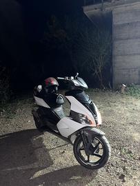 Aprilia sr 50 scooter