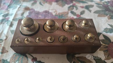 Set Completo di Pesi da Bilancia Antichi 