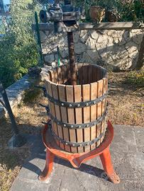 Torchio per spremitura del mosto con cricco