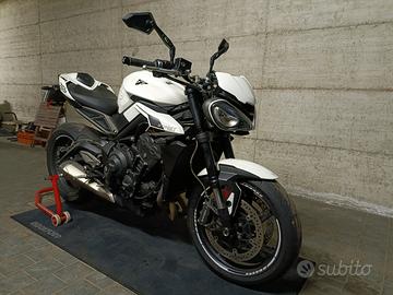 Triumph Street Triple 