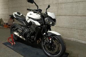 Triumph Street Triple 